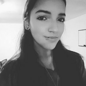 Meet your Posher, Whitney